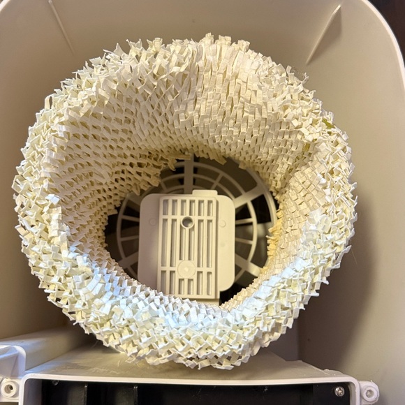 HONEYWELL QuietCare Cool Moisture Humidifier - Picture 8 of 8